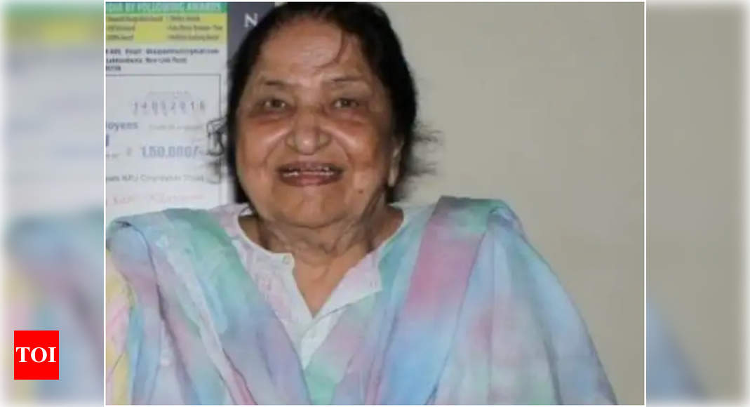 BRAND LOGOS/TOI PLUS LOGO White