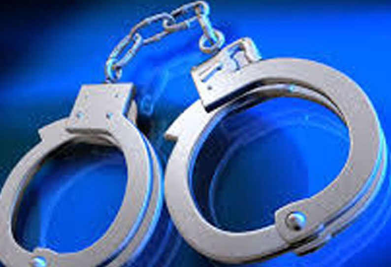 one arrestesd || அரசு பஸ்சில், கண்டக்டரிடம் பணம் திருடியவர் கைது