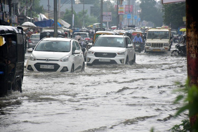 Heavy Rain, Public Faced Trouble - जमकर बरसा पानी, जनता ने झेली परेशानी - Nainital News
