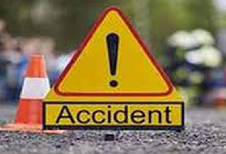 2 killed in car crash || கார் விபத்தில் 2 பேர் பலி