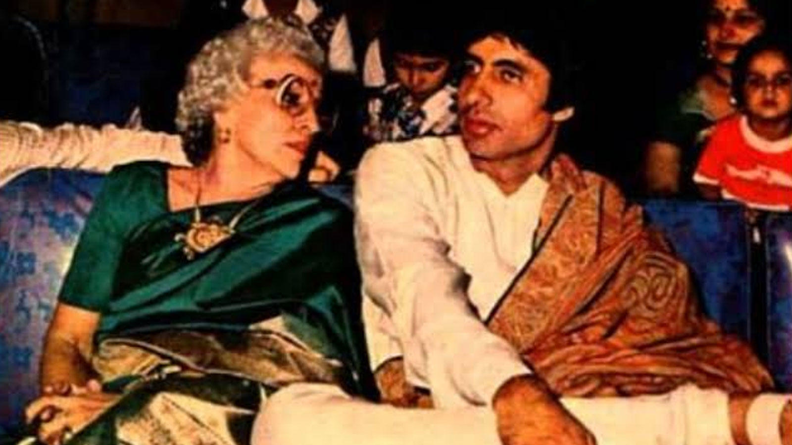 Amitabh Bachchan gets emotional as he pays a beautiful tribute to his late mother Teji Bachchan | Hindi Movie News - Bollywood - Times of India