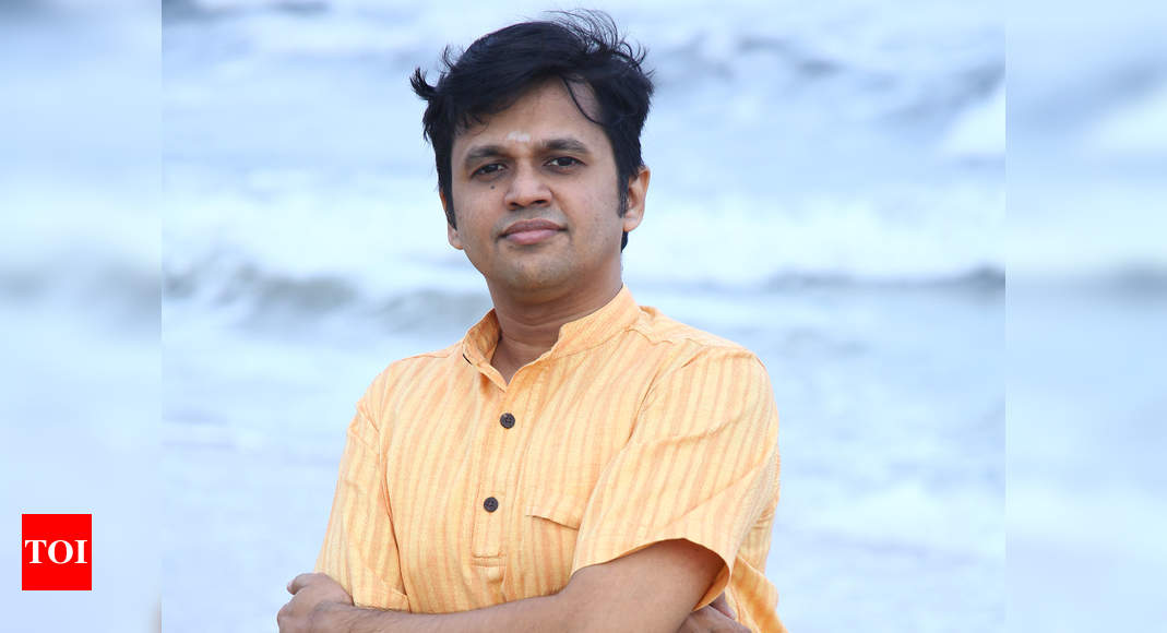 BRAND LOGOS/TOI PLUS LOGO White