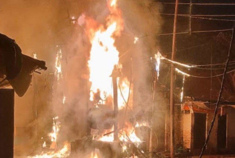 Lebanon Blast In Fuel Tank 20 Killed - लेबनान: ईंधर भरे टैंक में हुआ ब्लास्ट, 20 की मौत - Amar Ujala Hindi News Live