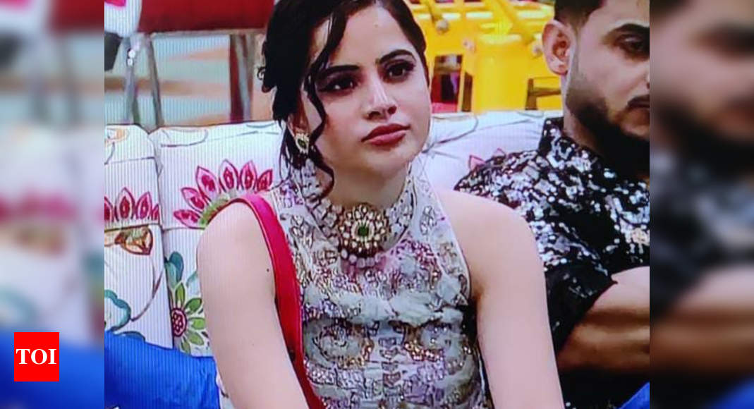 BRAND LOGOS/TOI PLUS LOGO White