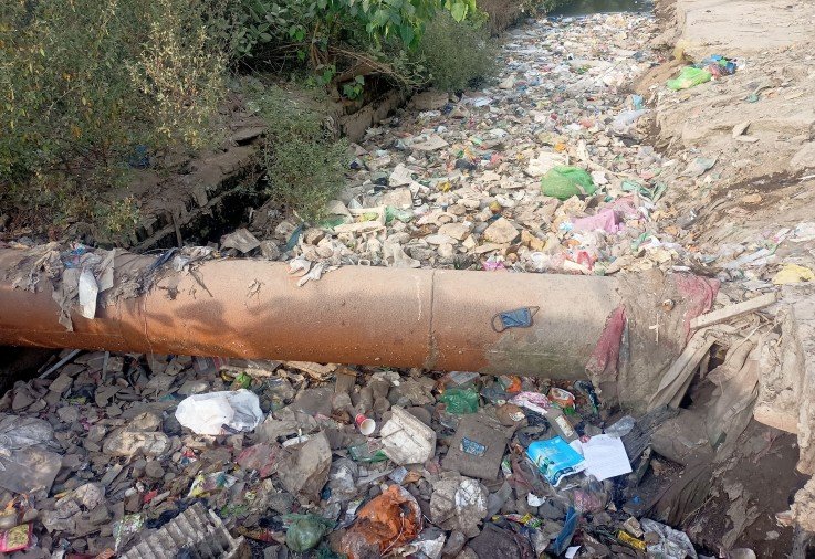 remove Polythene Save Environment Is Not Visible In The District - जिले में नहीं दिखता ‘पॉलिथीन हटाओ पर्यावरण बचाओ’ - Palwal News