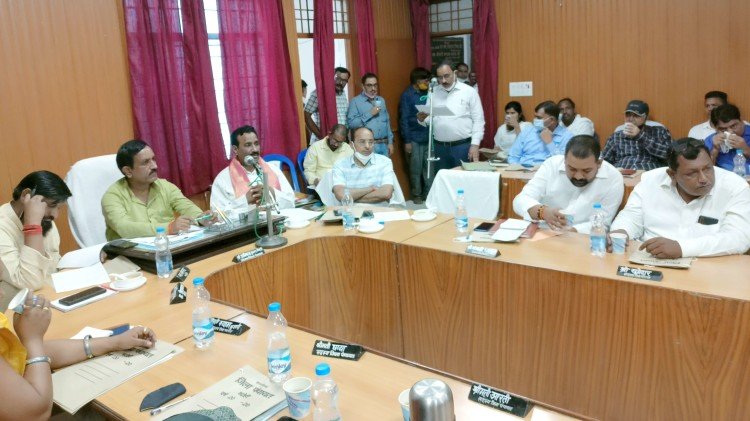 District Panchayat: Seal On Development Works Worth 82 Crores - जिला पंचायत: 82 करोड़ के विकास कार्यों पर लगी मुहर - Bhadohi News