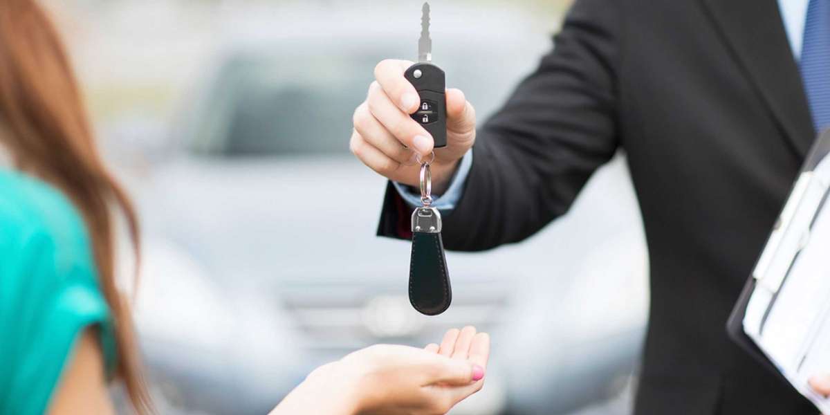 Luxury Car Rental Marrakech for a Memorable Couple's Trip